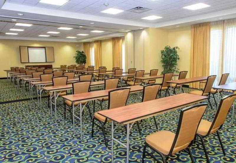 Springhill Suites Houston Пэрленд Экстерьер фото